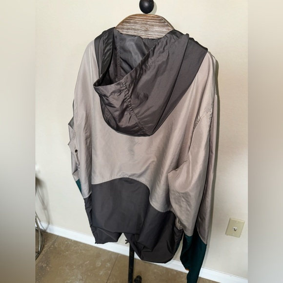 Without Walls windbreaker - Picture 5 of 5